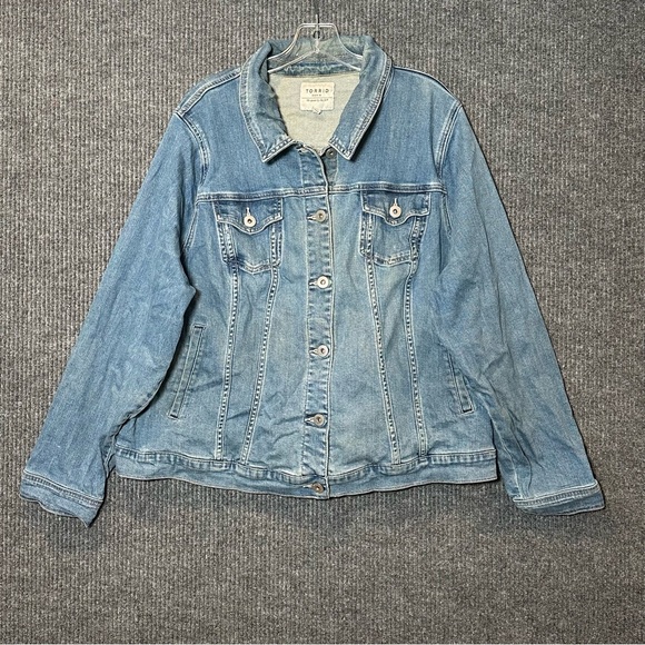 Torrid Plus Size 4 / 4X Jean Jacket Medium Wash Denim Stretch Trucker Blue - Picture 12 of 12